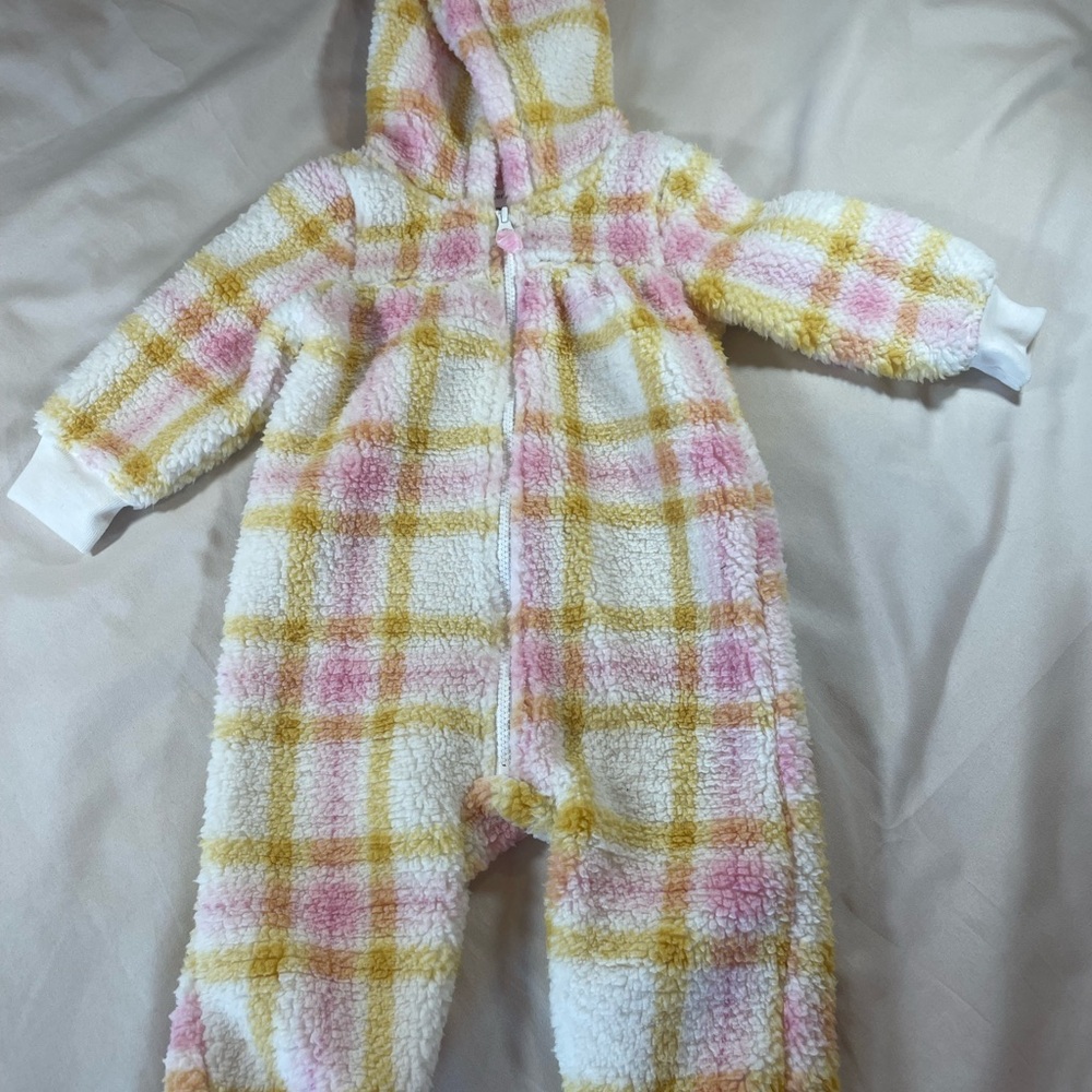 Assorted Baby Girl Onesies Bundle, mostly Carter’s, all NWOT or‎ EUC, Size 6M - Picture 8 of 8